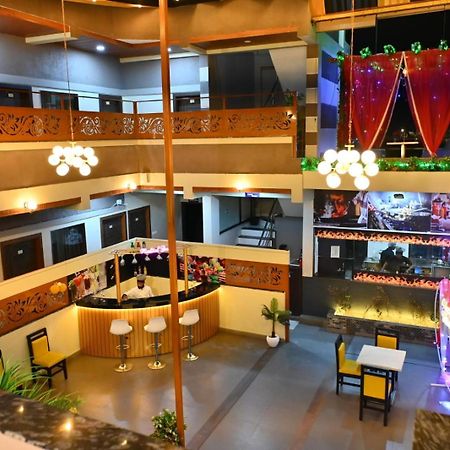 The Apple Tree Hotel Indore Ngoại thất bức ảnh