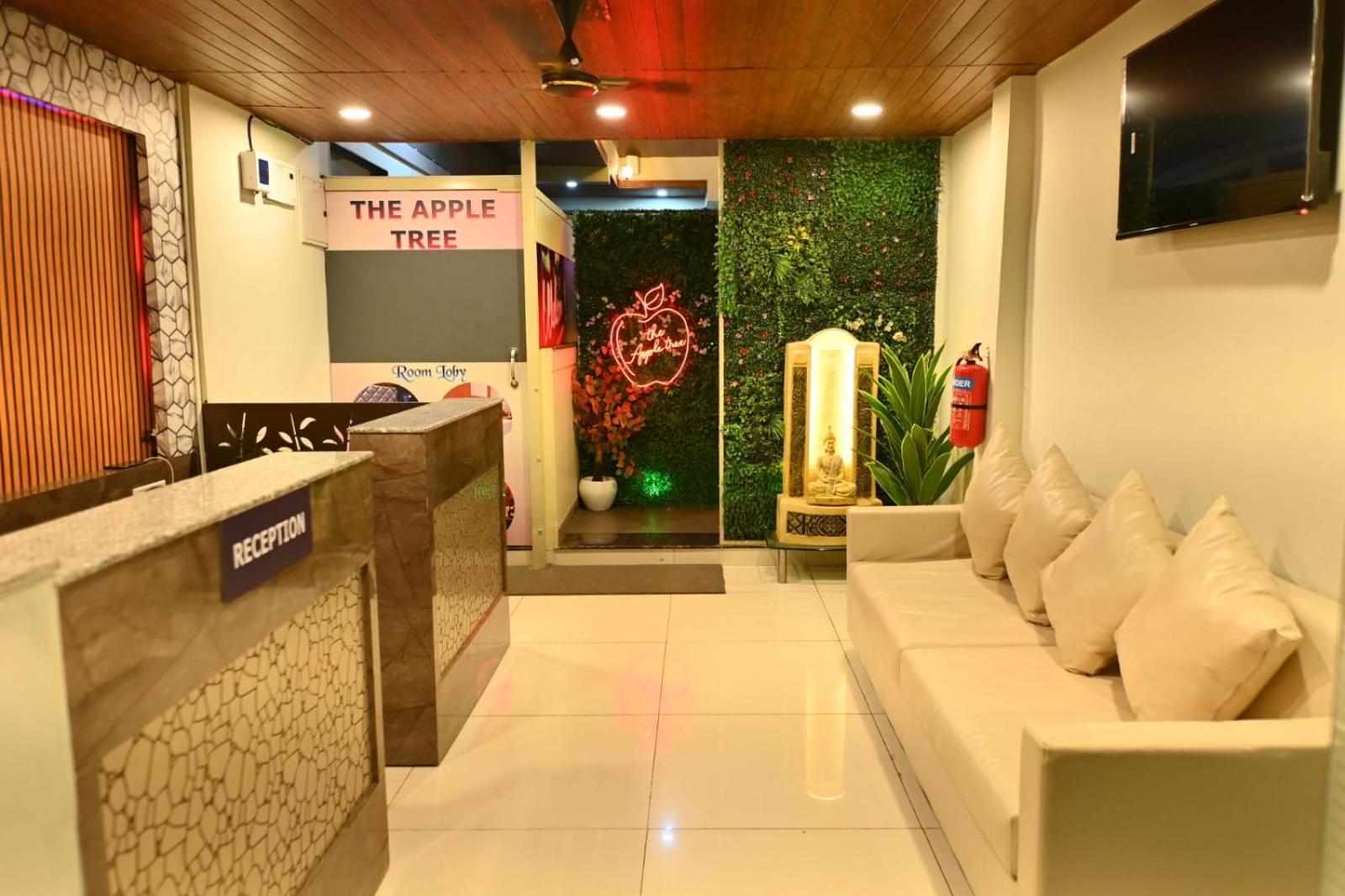 The Apple Tree Hotel Indore Ngoại thất bức ảnh