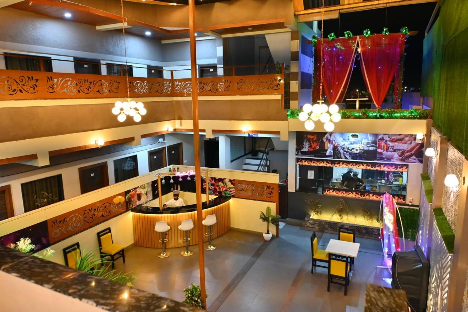 The Apple Tree Hotel Indore Ngoại thất bức ảnh