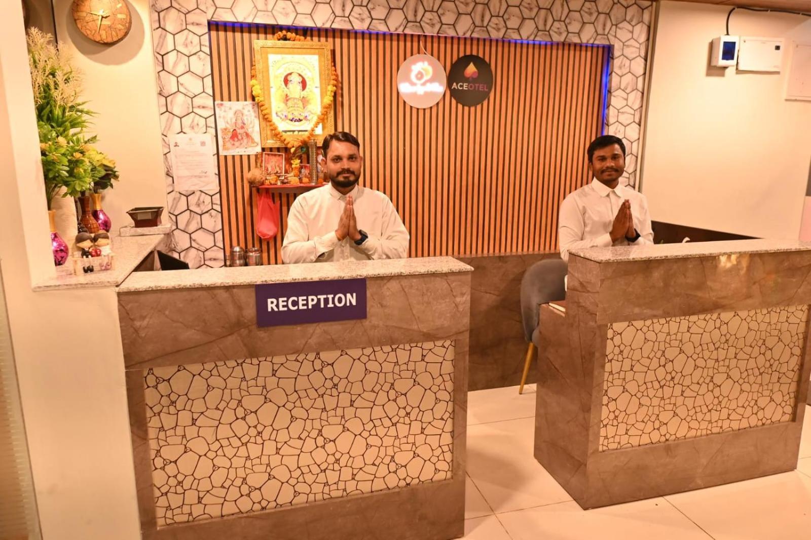 The Apple Tree Hotel Indore Ngoại thất bức ảnh