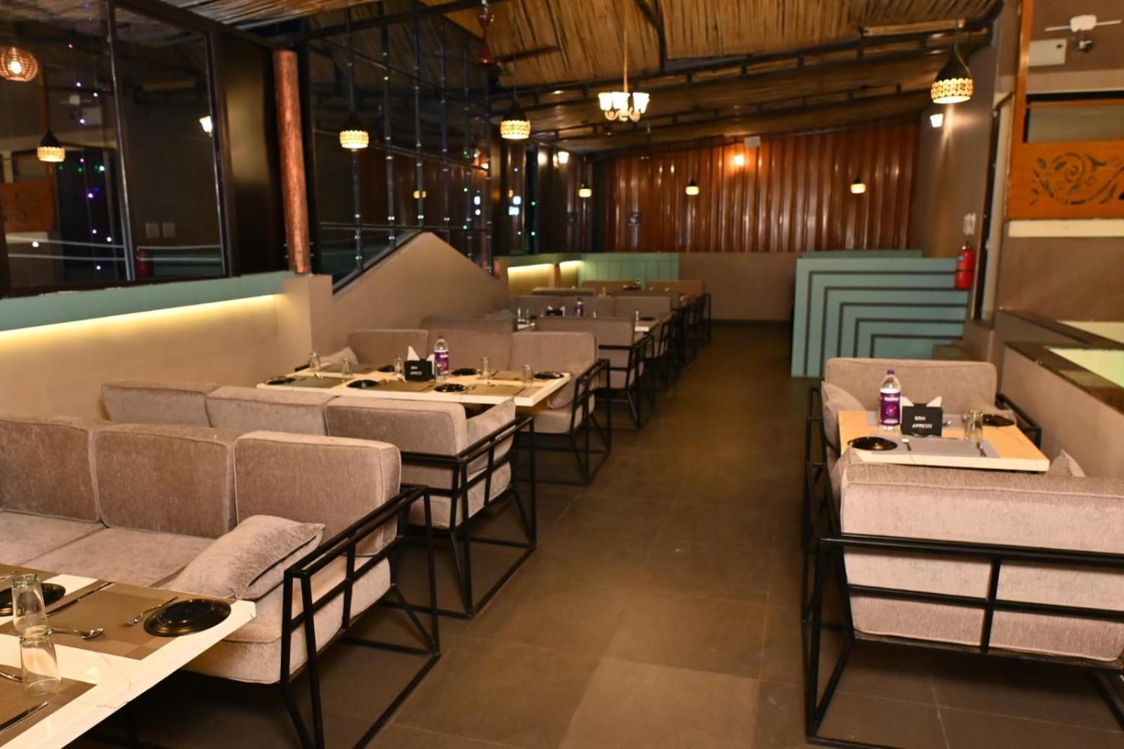 The Apple Tree Hotel Indore Ngoại thất bức ảnh