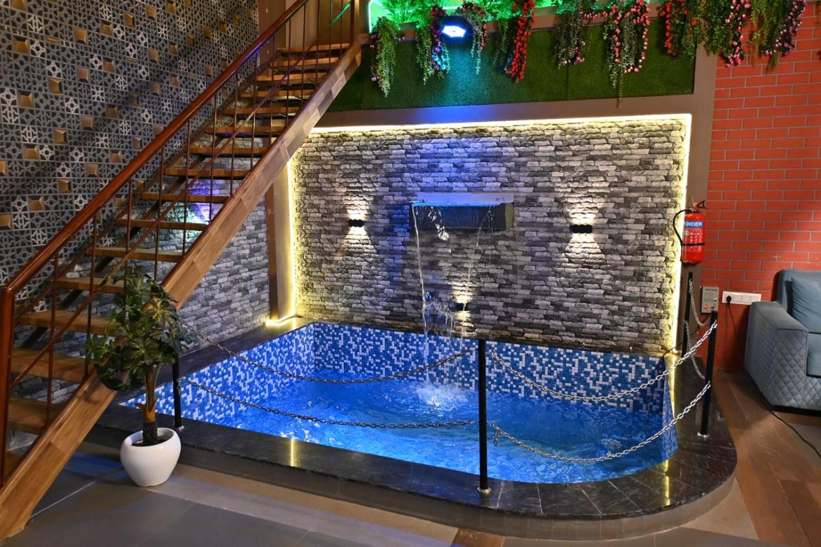 The Apple Tree Hotel Indore Ngoại thất bức ảnh